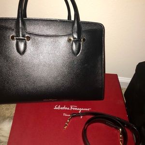 Salvatore Ferragamo Nero Leather Handbag
